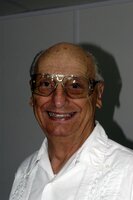 Edward  Huniu